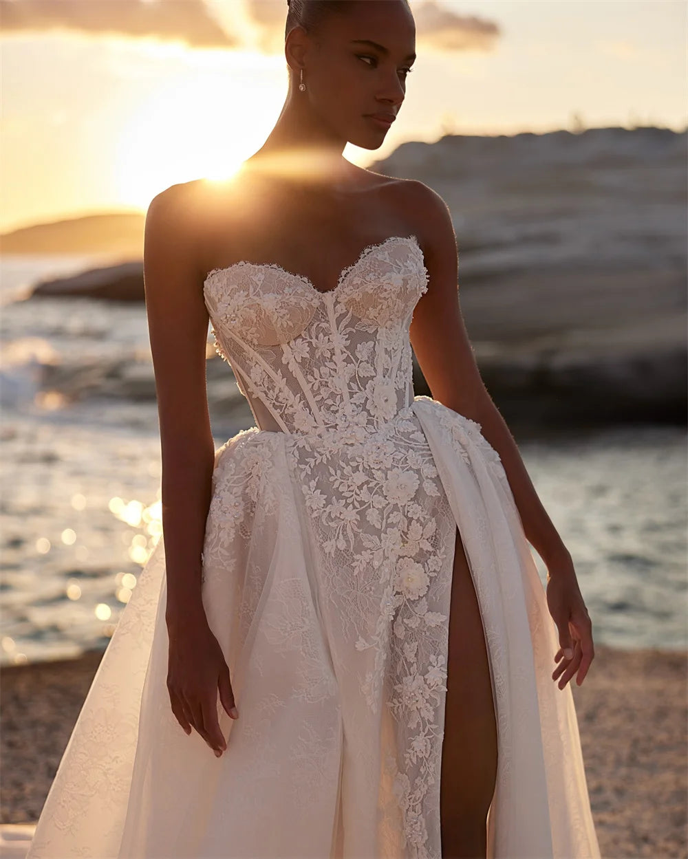 Charmante robe de mariée en dentelle avec col en V, coupe A, fente latérale, traîne et confection sur mesure 2025 Vestido De Noiva;