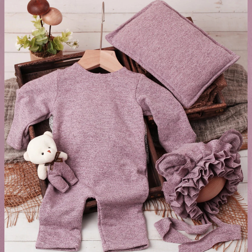 Ensemble photo nouveau-né "Ours romantique" - Couverture à capuche volantée et ourson assorti - Tenue de luxe pour séance photo de nouveau-né - Couleur mauve
