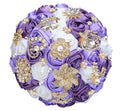Bouquet de mariée avec roses en satin, cristaux et perles